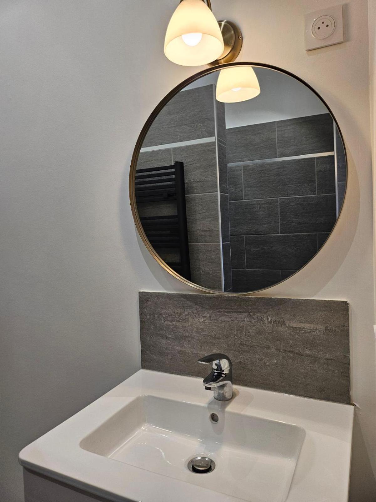 Agreable Logement Avec Terrasse Saint-Victoret 외부 사진